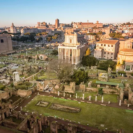 Palazzo De Cupis - And View