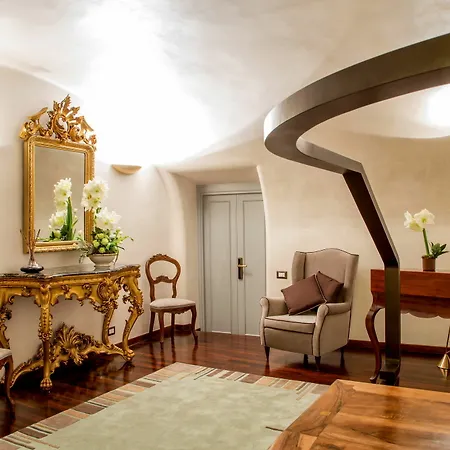 Palazzo De Cupis - And View