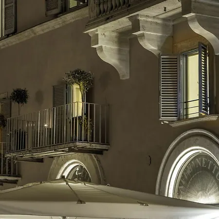 Palazzo De Cupis - And View