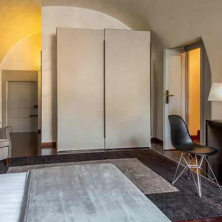 Palazzo De Cupis - And View