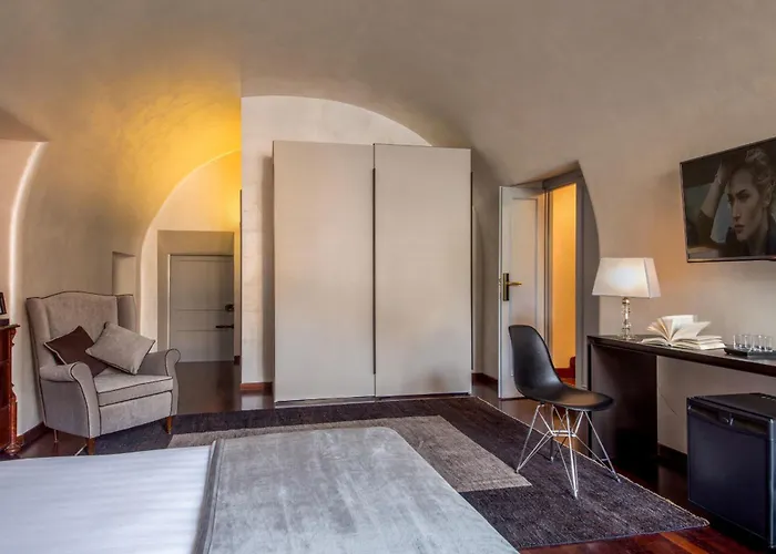 Palazzo De Cupis - And View